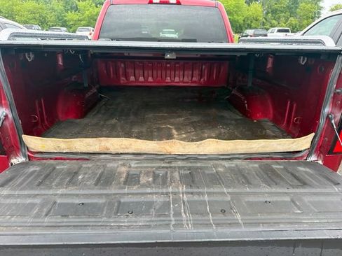 Used 2019 GMC Sierra 1500 SLE w/ SLE Value Package AWD/4WD image 7