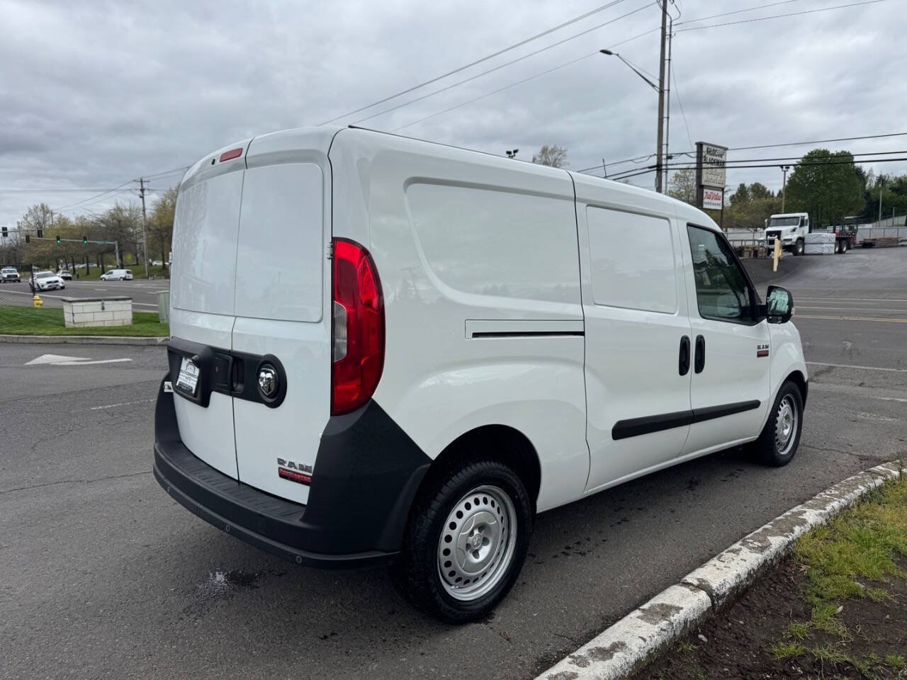Used 2021 RAM ProMaster City Tradesman FWD image 3