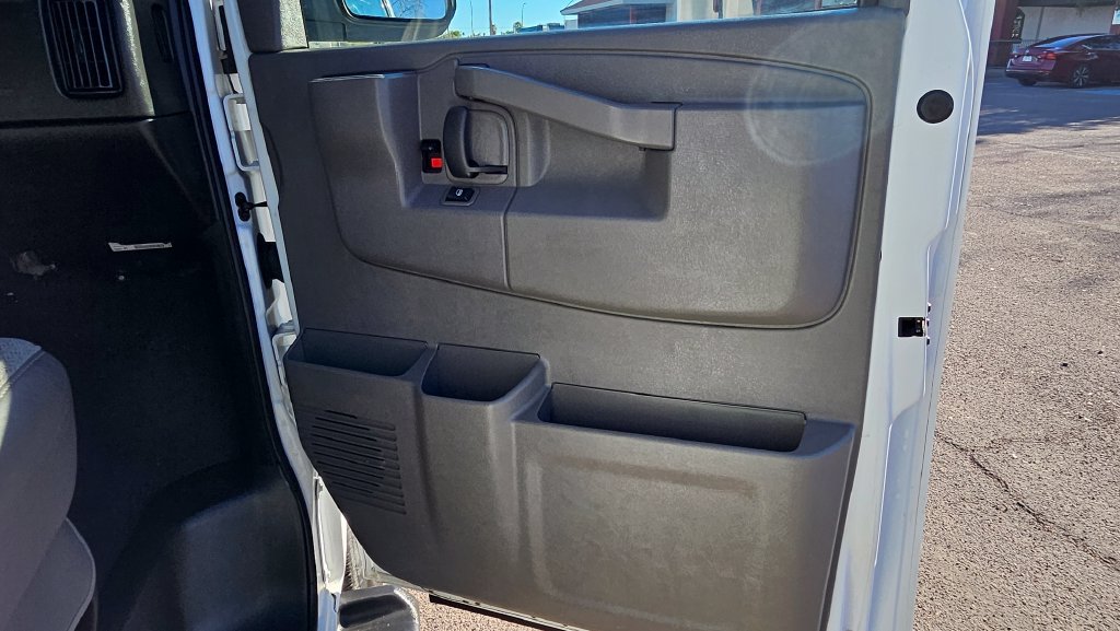 Used 2025 Chevrolet Express 3500 LT w/ LT Preferred Equipment Group RWD image 18