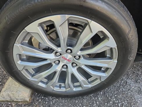 Used 2021 GMC Yukon Denali w/ Denali Premium Package RWD image 10