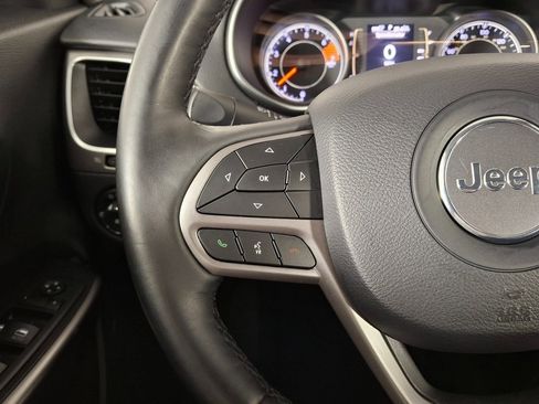 Used 2019 Jeep Cherokee Latitude Plus w/ Cold Weather Group image 12