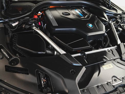 Used 2023 BMW 530e xDrive w/ Premium Package image 42