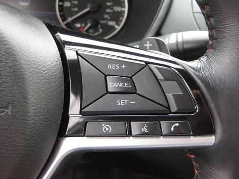 Used 2019 Nissan Altima 2.5 SR FWD image 14