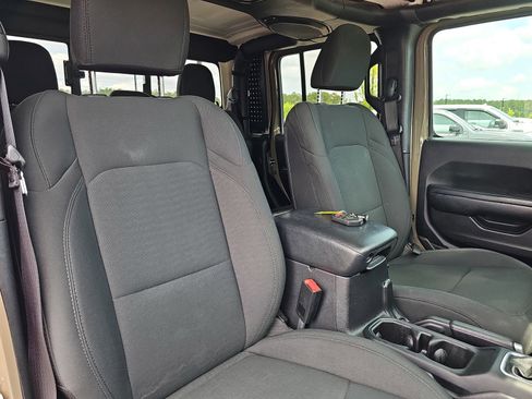 Used 2020 Jeep Gladiator Sport w/ Quick Order Package 24S AWD/4WD image 11