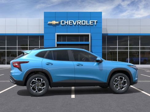 New 2026 Chevrolet Trax LT w/ Sunroof Package image 35