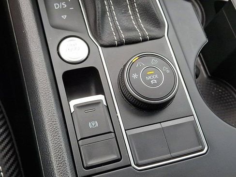 Certified 2023 Volkswagen Atlas Cross Sport SE AWD/4WD image 27