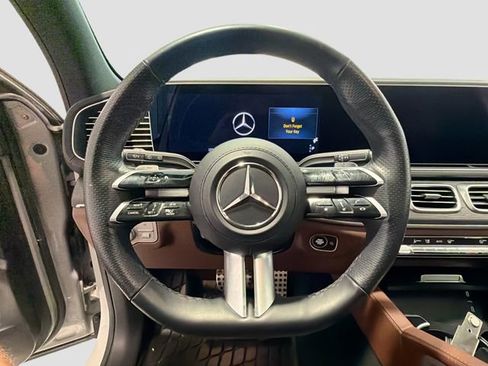Used 2024 Mercedes-Benz GLS 450 4MATIC image 10