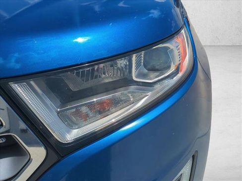 Used 2018 Ford Edge Titanium w/ Equipment Group 301A FWD image 9