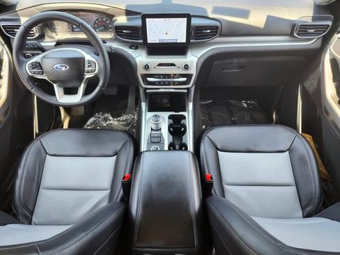 Used 2023 Ford Explorer XLT w/ Equipment Group 202A AWD/4WD image 12