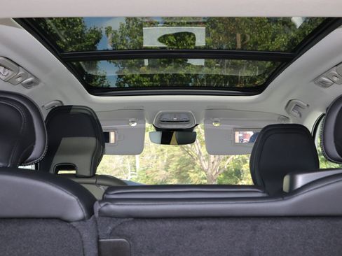 Used 2022 Volvo XC60 B5 Inscription w/ Advanced Package image 8