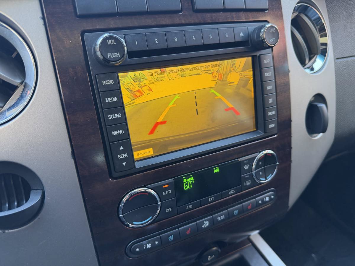 Used 2010 Ford Expedition EL Limited RWD image 30