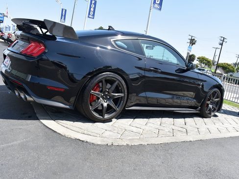 Used 2020 Ford Mustang Shelby GT500 w/ Carbon Fiber Track Pack image 2