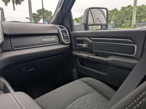 New 2026 RAM 2500 Big Horn AWD/4WD image 17