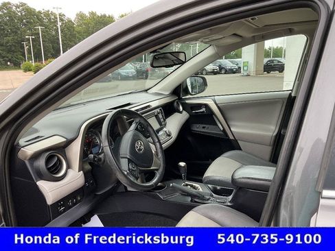 Used 2013 Toyota RAV4 Limited AWD/4WD image 31