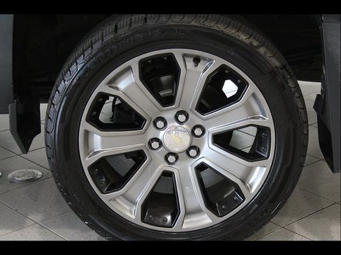 Used 2017 Chevrolet Silverado 1500 LTZ Z71 w/ LTZ Plus Package AWD/4WD image 12