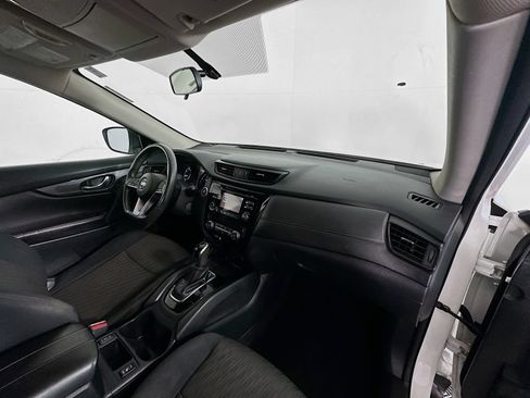 Used 2017 Nissan Rogue SV AWD/4WD image 26