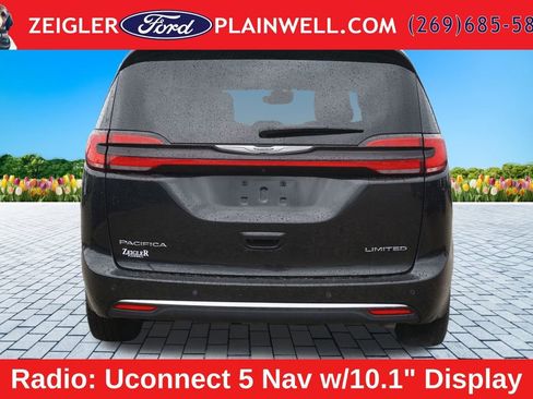 Used 2023 Chrysler Pacifica Limited FWD image 4