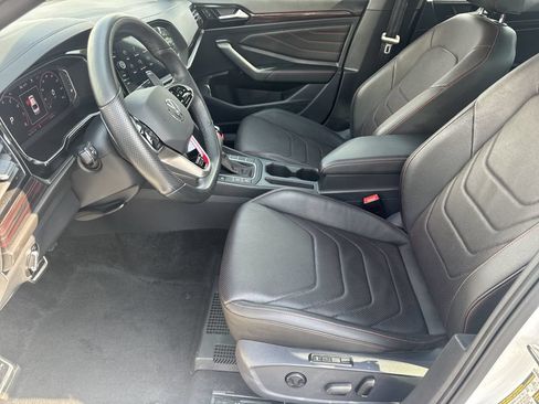 Used 2023 Volkswagen Jetta GLI Autobahn FWD image 9