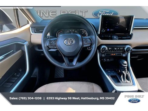 Used 2024 Toyota RAV4 XLE FWD image 6
