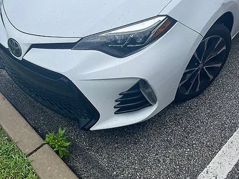 Used 2018 Toyota Corolla SE FWD image 6
