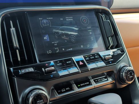 Certified 2026 Lexus LX 600 4WD w/ Accessory Package (Z1) image 20