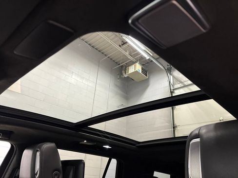 Used 2021 Cadillac Escalade Sport Platinum w/ Heavy-Duty Trailer Package AWD/4WD image 28