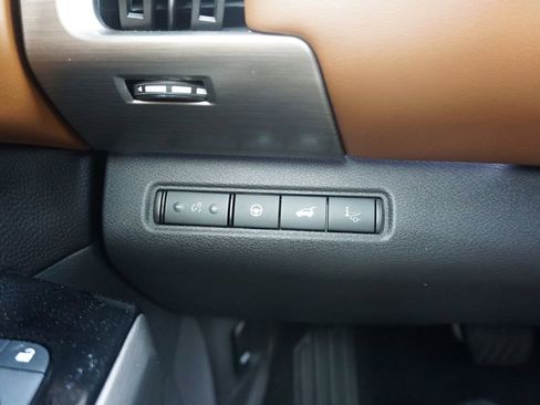 Used 2025 Nissan Pathfinder Platinum FWD image 5