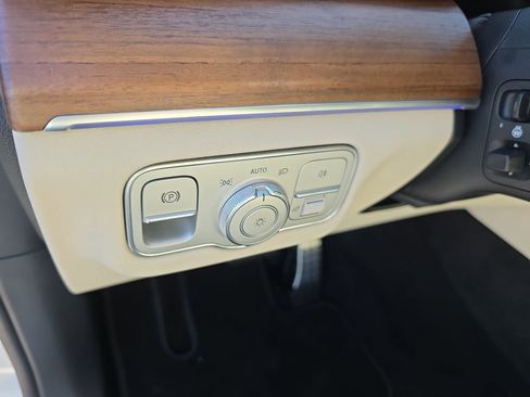 New 2026 Mercedes-Benz GLS 450 4MATIC image 15