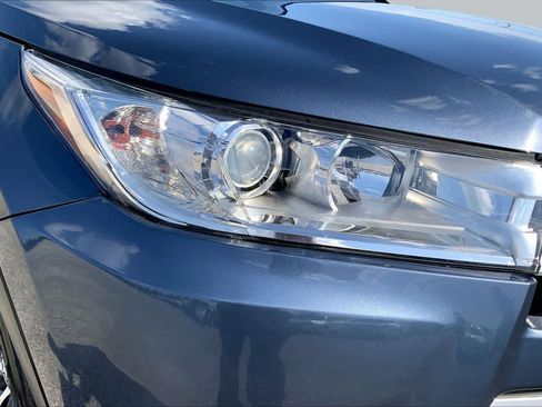Used 2018 Toyota Highlander XLE FWD image 27