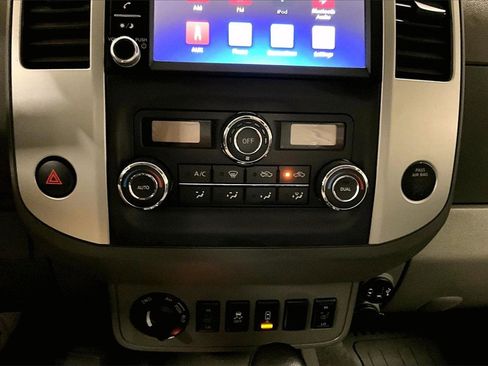 Used 2020 Nissan Frontier SV w/ Midnight Edition Floor Mats image 14