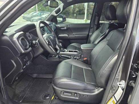 Used 2023 Toyota Tacoma TRD Off-Road w/ TRD Premium Off Road Package image 21