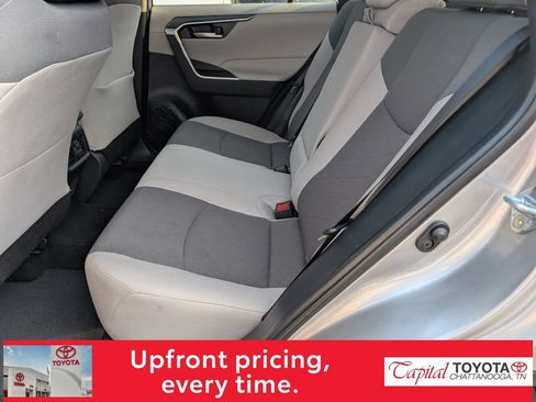 Used 2025 Toyota RAV4 XLE FWD image 12