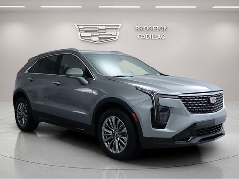 Certified 2024 Cadillac XT4 Premium Luxury image 1