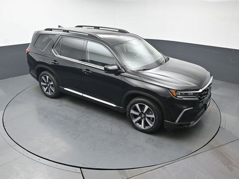 Used 2023 Honda Pilot Touring image 42