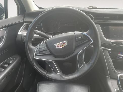 Used 2017 Cadillac XT5 Luxury AWD/4WD image 12