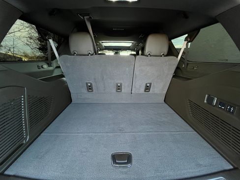 Used 2024 GMC Yukon XL Denali image 50