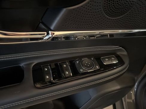 New 2026 Lincoln Corsair Premiere image 13