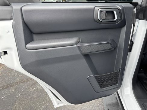 New 2025 Ford Bronco Badlands image 14