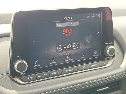 Used 2025 Nissan Rogue SV FWD image 24
