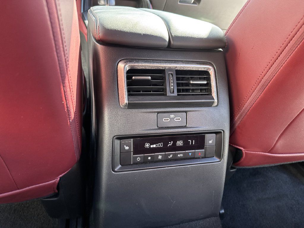 Used 2025 MAZDA CX-70 Plug-In Hybrid w/ Premium Plus AWD/4WD image 37
