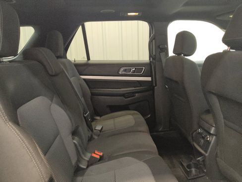 Used 2016 Ford Explorer XLT w/ Equipment Group 201A AWD/4WD image 19