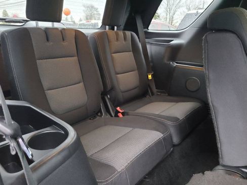 Used 2016 Ford Explorer XLT AWD/4WD image 25