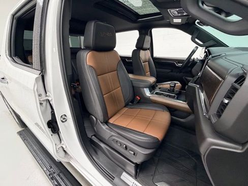 Certified 2024 Chevrolet Silverado 1500 High Country image 32