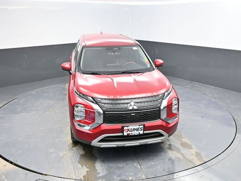 Used 2022 Mitsubishi Outlander SE image 11