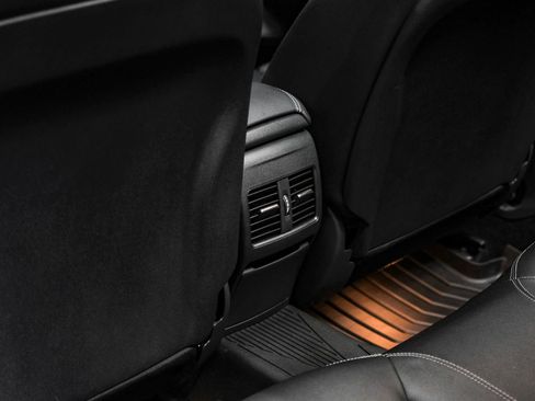 Used 2019 Mercedes-Benz GLA 250 4MATIC image 40