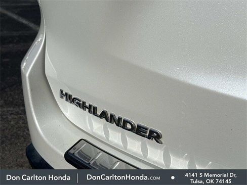 Used 2017 Toyota Highlander XLE image 6