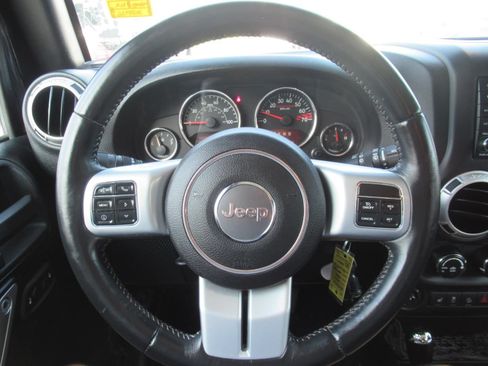 Used 2016 Jeep Wrangler Unlimited Rubicon AWD/4WD image 23