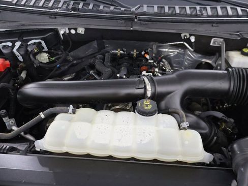 Used 2024 Ford Expedition Max XLT image 24