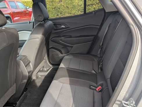 Certified 2025 Chevrolet Trax LT w/ LT Convenience Package image 32