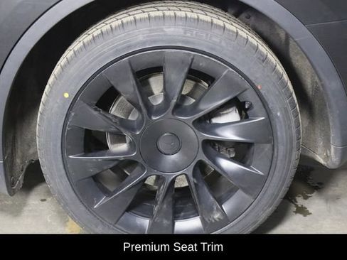 Used 2021 Tesla Model Y Long Range AWD/4WD image 35
